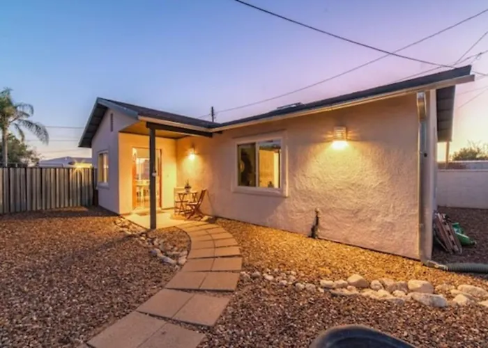 Stylish & Cozy, 1 Bedroom 1 Ba, Parking, Casita Holiday home Tucson