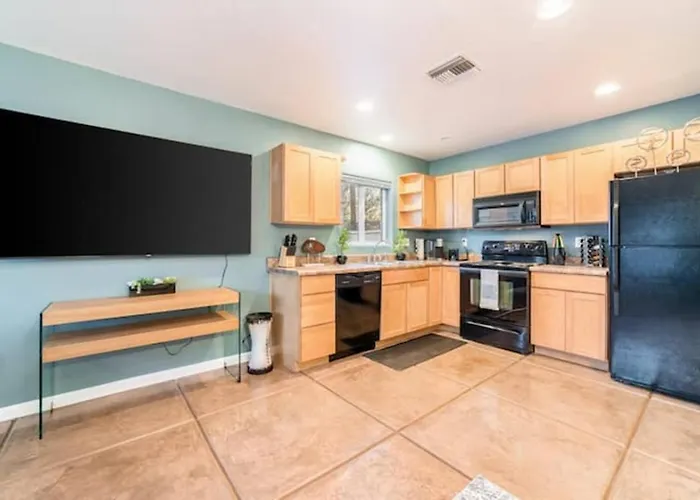 Holiday home Stylish & Cozy, 1 Bedroom 1 Ba, Parking, Casita *