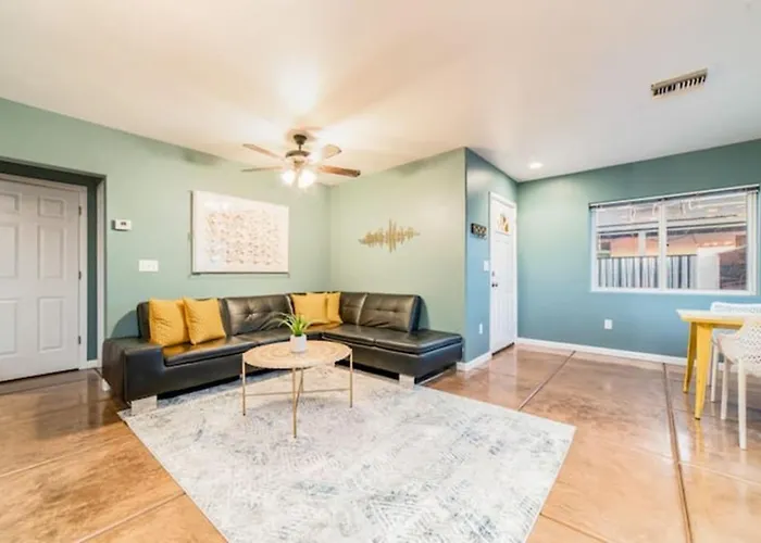Stylish & Cozy, 1 Bedroom 1 Ba, Parking, Casita