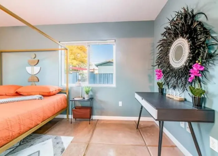 Stylish & Cozy, 1 Bedroom 1 Ba, Parking, Casita Holiday home *