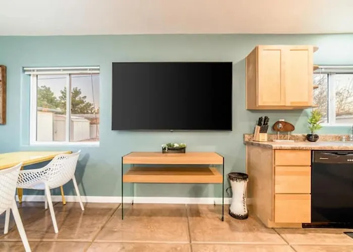 Stylish & Cozy, 1 Bedroom 1 Ba, Parking, Casita Tucson