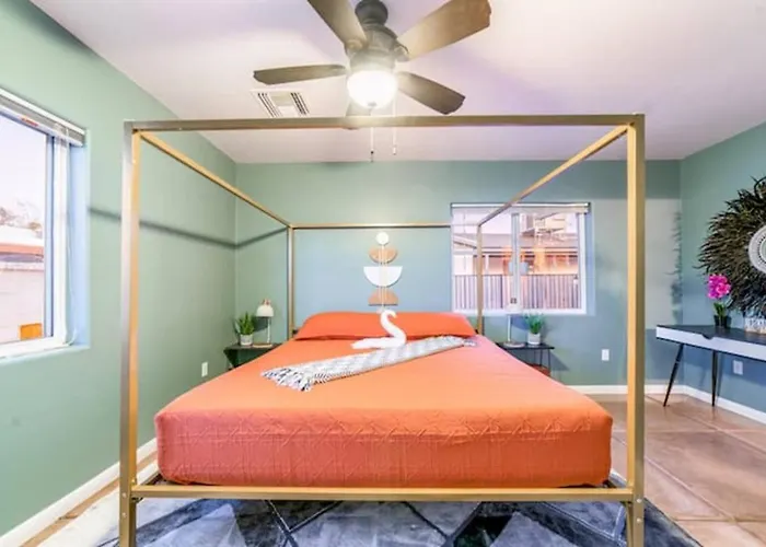 Holiday home Stylish & Cozy, 1 Bedroom 1 Ba, Parking, Casita *