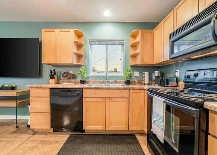 Holiday home Stylish & Cozy, 1 Bedroom 1 Ba, Parking, Casita *