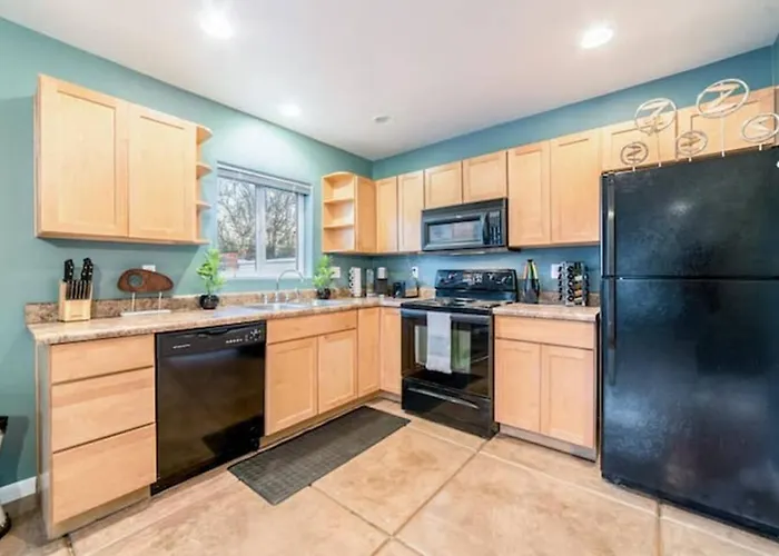 Holiday home Stylish & Cozy, 1 Bedroom 1 Ba, Parking, Casita *
